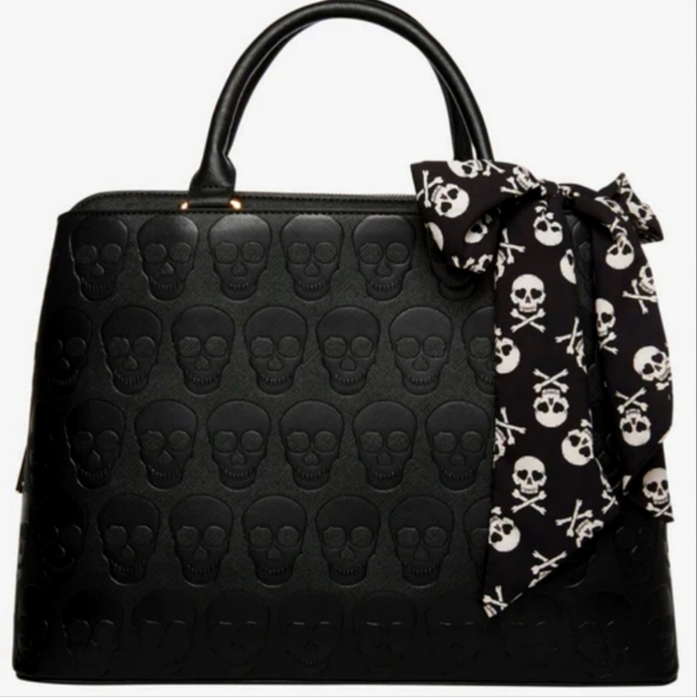 NEW Betsey Johnson skull purse